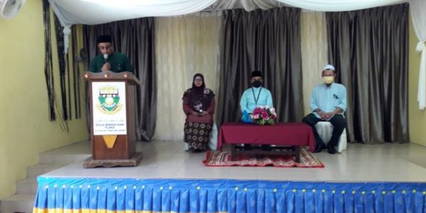 majlis-serahan-zakat-bagi-pelajar-golongan-asnaf-sma-pelangai-1